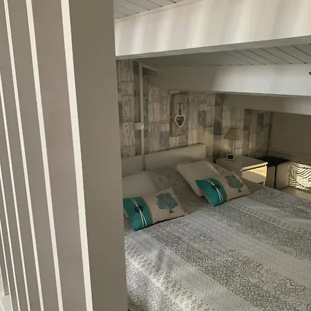 Le Cocon Bleu: Comfortable Near Golf, Beaches, And Leisure Island Apartment *
