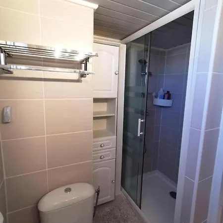 Le Cocon Bleu: Comfortable Near Golf, Beaches, And Leisure Island Apartment Agde