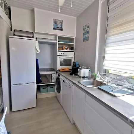 Le Cocon Bleu: Comfortable Near Golf, Beaches, And Leisure Island Apartment Agde