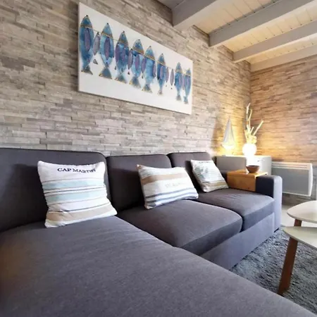 Apartment Le Cocon Bleu: Comfortable Near Golf, Beaches, And Leisure Island *