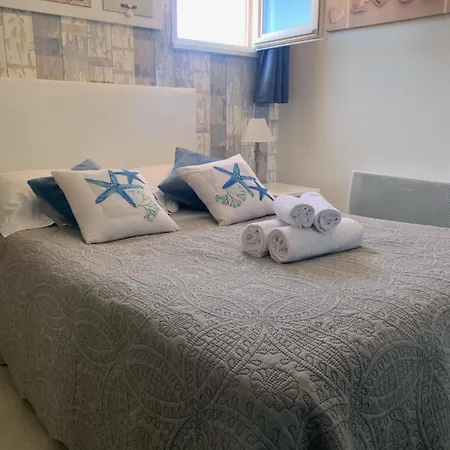 Le Cocon Bleu: Comfortable Near Golf, Beaches, And Leisure Island Apartment